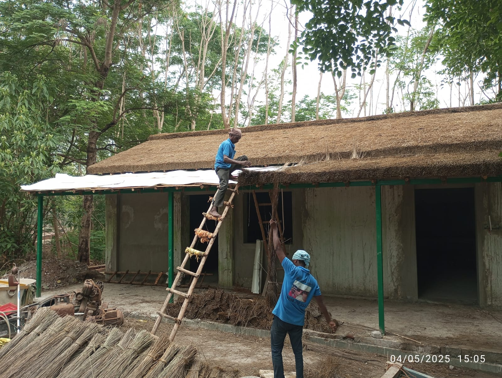 The workshop where fronds are dried and woven